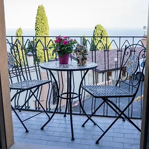 Tyche & Apartman Taormina
