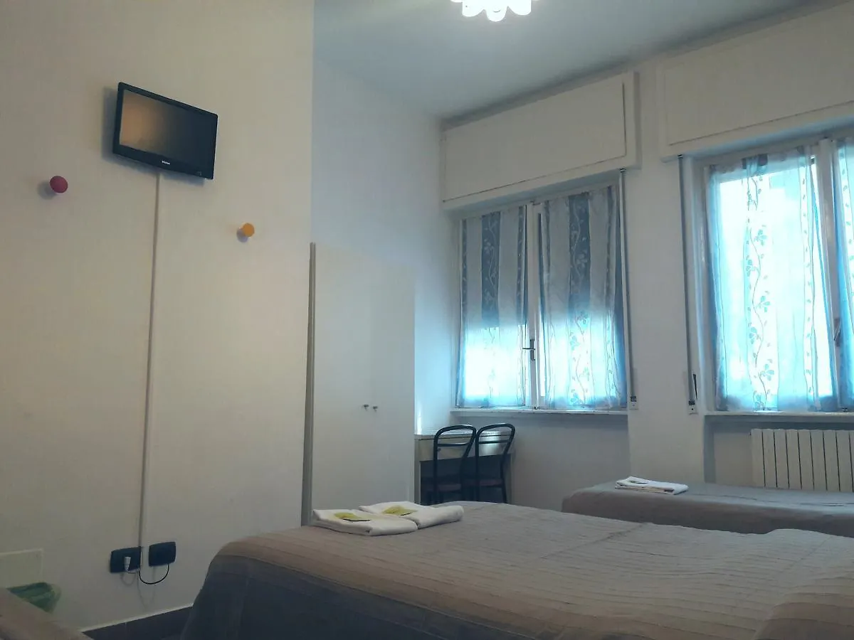Hotel Brivio Милан 2*,